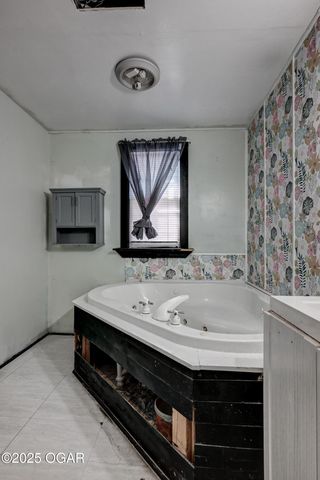 611 E Hill Street, Joplin, MO 64801