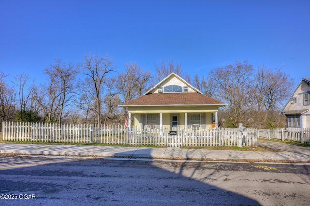 611 E Hill Street, Joplin, MO 64801
