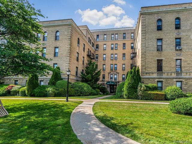 43 Calton Road 2J, New Rochelle, NY 10804