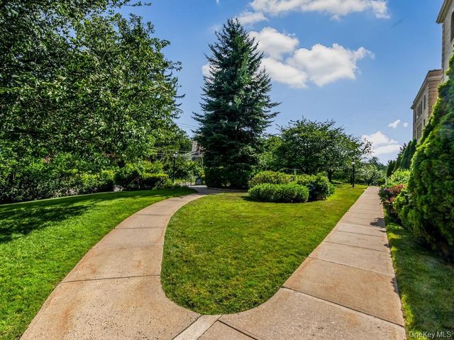43 Calton Road 2J, New Rochelle, NY 10804