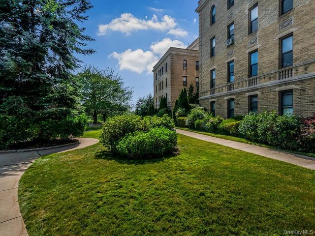 43 Calton Road 2J, New Rochelle, NY 10804