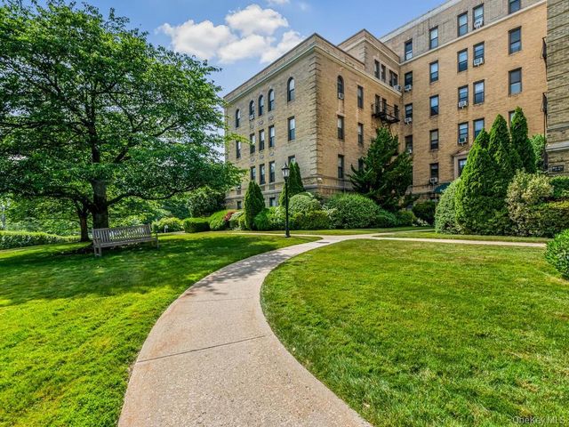 43 Calton Road 2J, New Rochelle, NY 10804