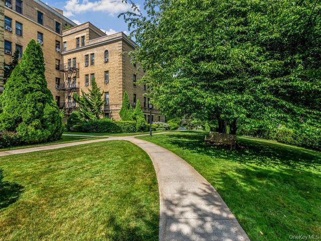 43 Calton Road 2J, New Rochelle, NY 10804