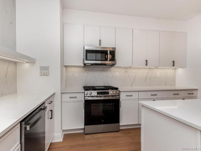 43 Calton Road 2J, New Rochelle, NY 10804