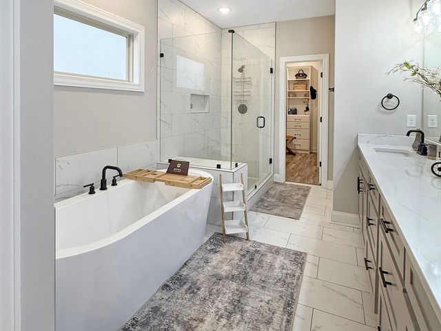 560 TUCKER VIEW DR, Cordova, TN 38018