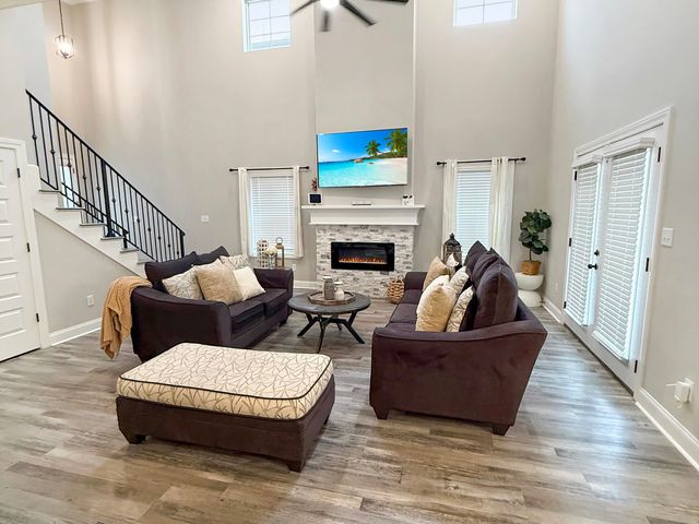 560 TUCKER VIEW DR, Cordova, TN 38018