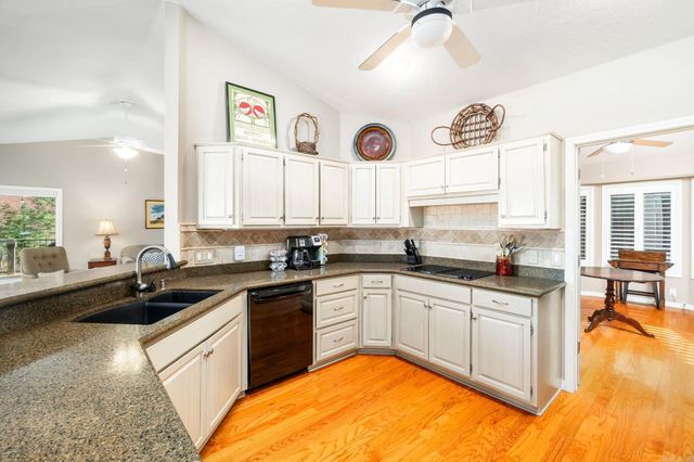 4 Aguila Way, Hot Springs Village, AR 71909