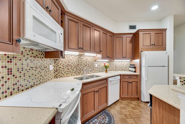 3235 Cole Avenue 55, Dallas, TX 75204