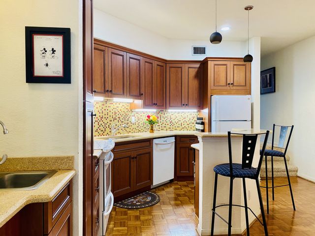 3235 Cole Avenue 55, Dallas, TX 75204