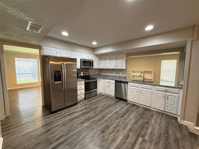 1121 Via Del Rey, Mesquite, TX 75150