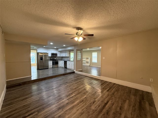 1121 Via Del Rey, Mesquite, TX 75150