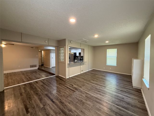 1121 Via Del Rey, Mesquite, TX 75150