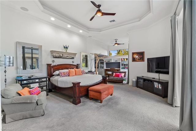 2755 Lantern LN, Naples, FL 34102