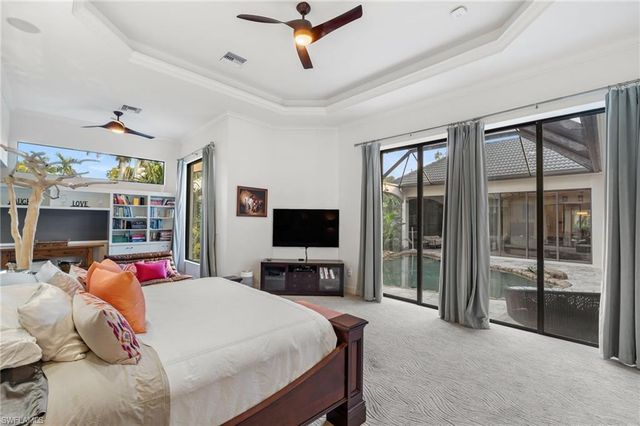 2755 Lantern LN, Naples, FL 34102