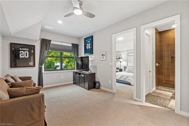 2755 Lantern LN, Naples, FL 34102