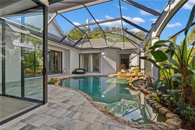 2755 Lantern LN, Naples, FL 34102