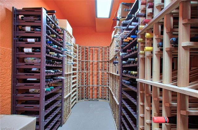 2755 Lantern LN, Naples, FL 34102