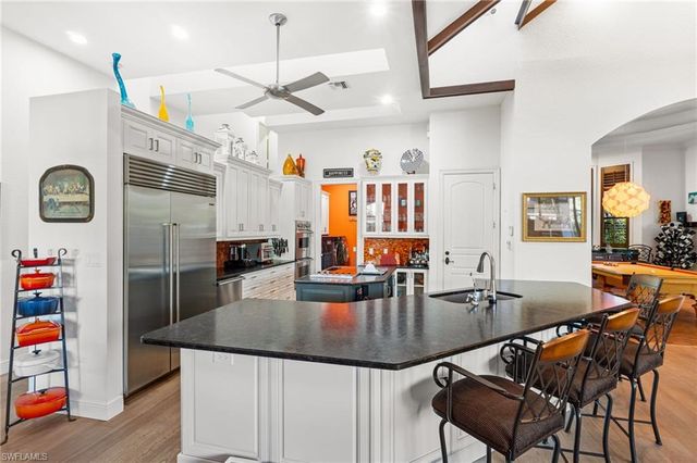 2755 Lantern LN, Naples, FL 34102