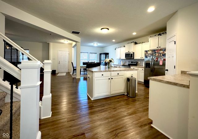 7235 Wilshire Way, Avon, IN 46123
