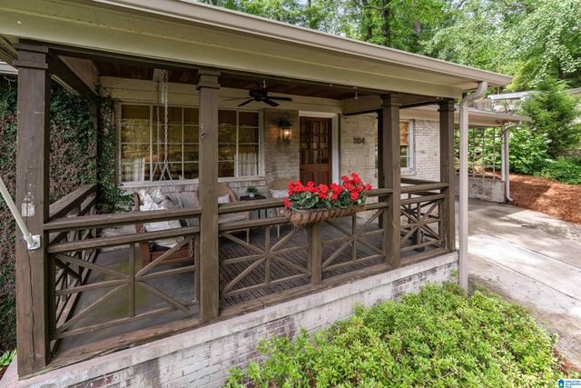 1104 CRESTHILL DRIVE, Birmingham, AL 35213