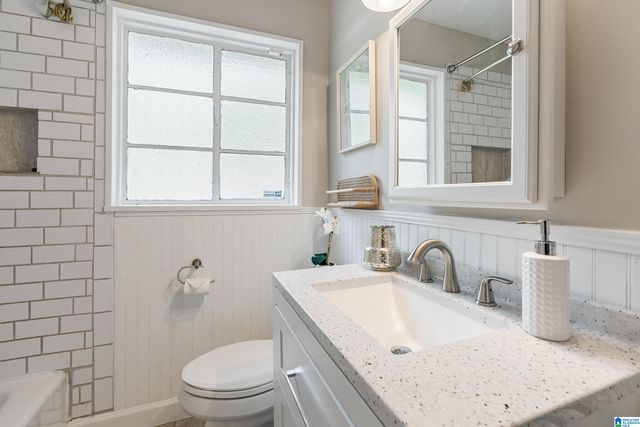 1104 CRESTHILL DRIVE, Birmingham, AL 35213
