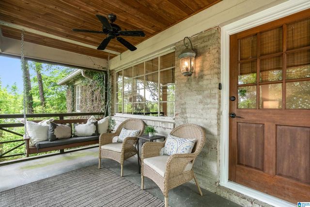 1104 CRESTHILL DRIVE, Birmingham, AL 35213