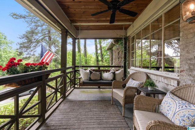 1104 CRESTHILL DRIVE, Birmingham, AL 35213