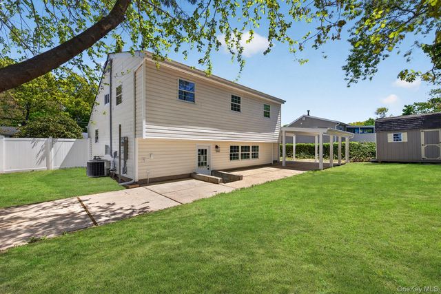23 Champlain Street, Port Jefferson, NY 11776