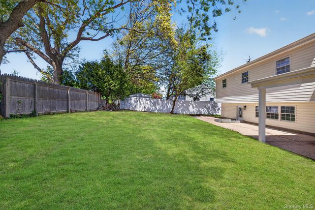 23 Champlain Street, Port Jefferson, NY 11776