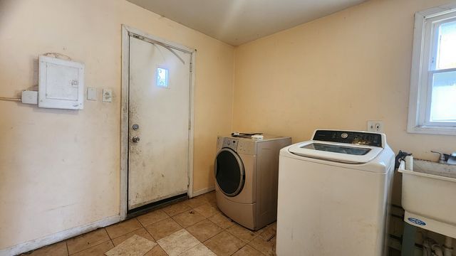 9061 S PARNELL Avenue, Chicago, IL 60620