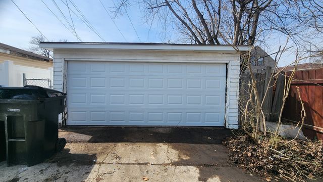 9061 S PARNELL Avenue, Chicago, IL 60620