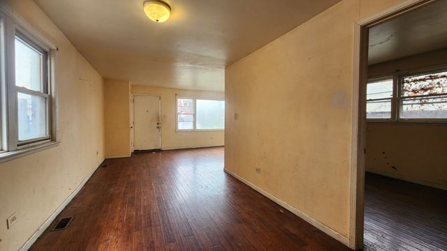 9061 S PARNELL Avenue, Chicago, IL 60620