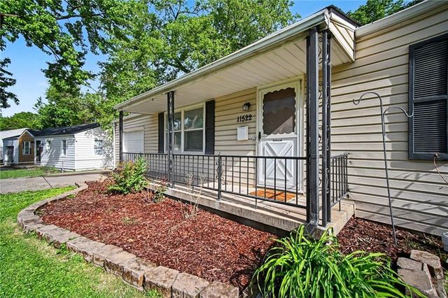11522 W 70th Street, Shawnee, KS 66203