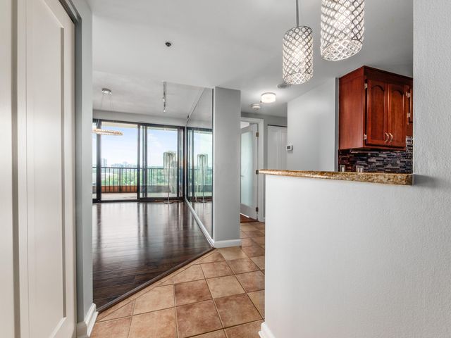 155 W Main Street, 1506, Columbus, OH 43215