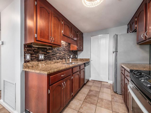 155 W Main Street, 1506, Columbus, OH 43215