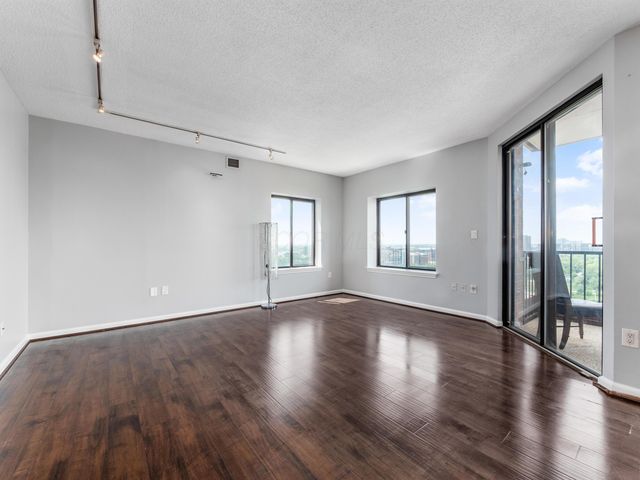 155 W Main Street, 1506, Columbus, OH 43215