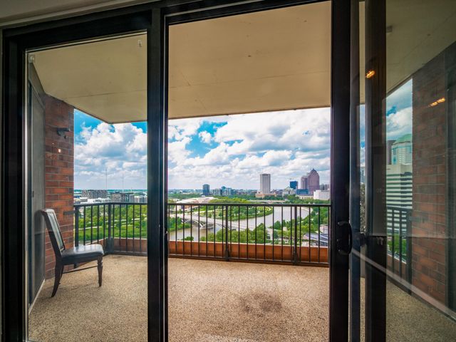 155 W Main Street, 1506, Columbus, OH 43215