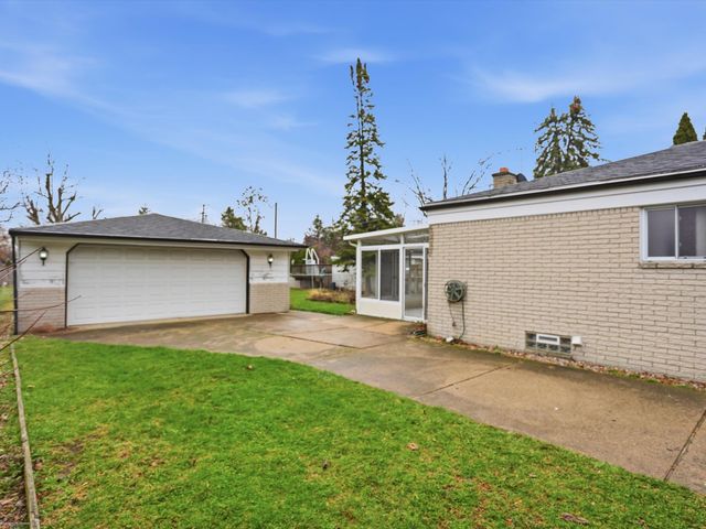 27624 Edward Street, Roseville, MI 48066