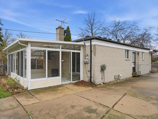 27624 Edward Street, Roseville, MI 48066