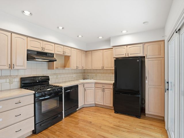 27624 Edward Street, Roseville, MI 48066