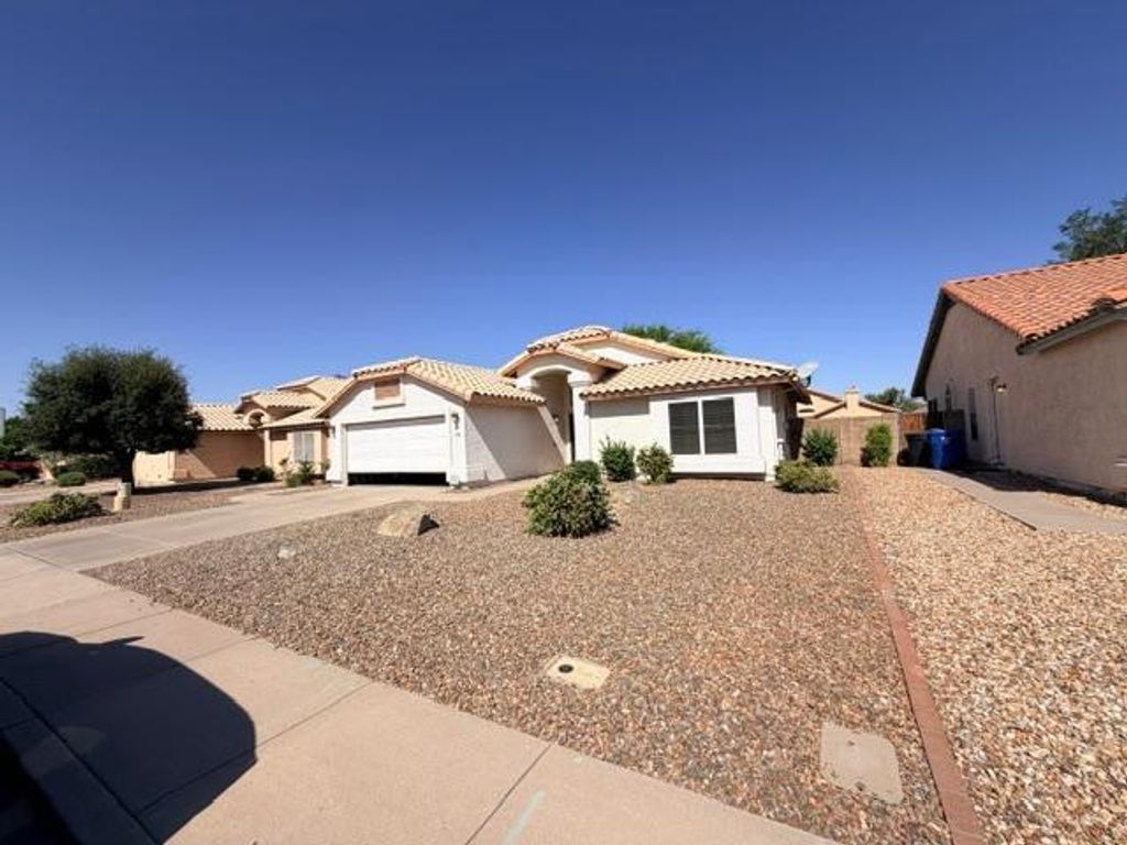 2560 S Vineyard, Mesa, AZ 85210