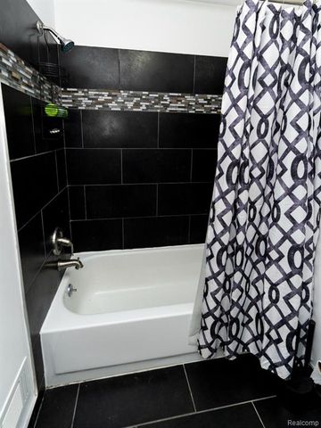 15757 N Franklin Drive, Clinton Township, MI 48038