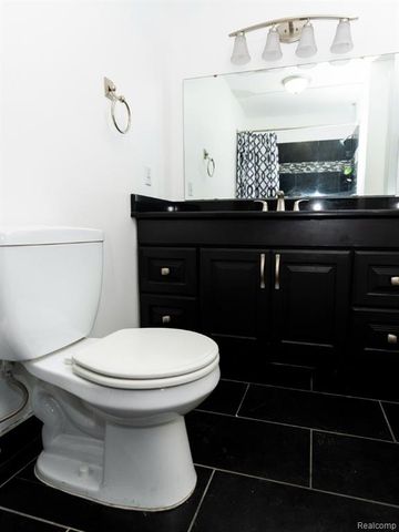 15757 N Franklin Drive, Clinton Township, MI 48038