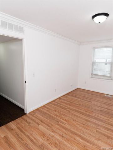 15757 N Franklin Drive, Clinton Township, MI 48038