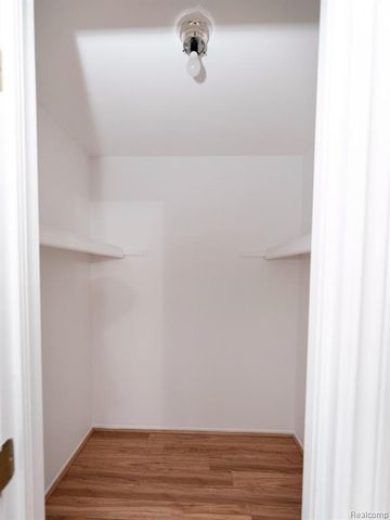 15757 N Franklin Drive, Clinton Township, MI 48038