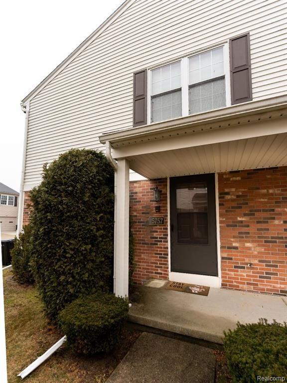 15757 N Franklin Drive, Clinton Township, MI 48038