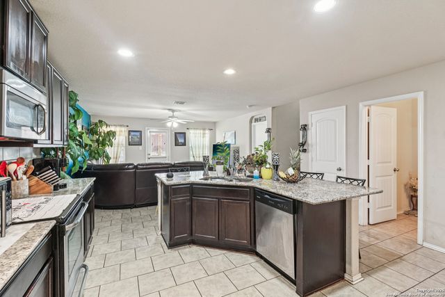7131 Phoebe Vw, San Antonio, TX 78252