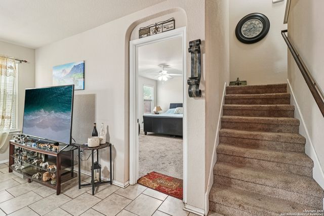 7131 Phoebe Vw, San Antonio, TX 78252