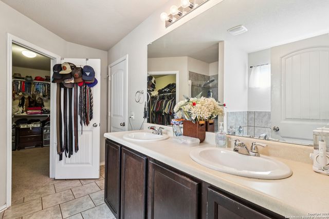 7131 Phoebe Vw, San Antonio, TX 78252