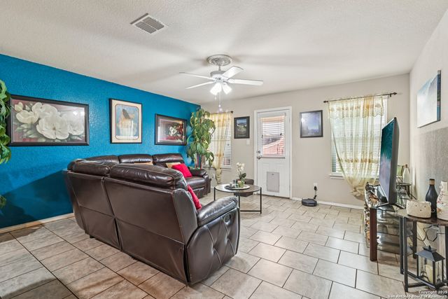 7131 Phoebe Vw, San Antonio, TX 78252